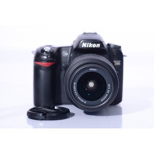 Nikon D80 DSLR Kamera + AF-S Nikkor 3,5-5,6/18-55 VR - DISPLAY DEFEKT
