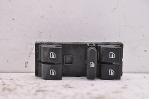 VW PASSAT Variant B6 3C5 1.4 TSI EcoFuel Fensterheber Schalter Vorne links 33605