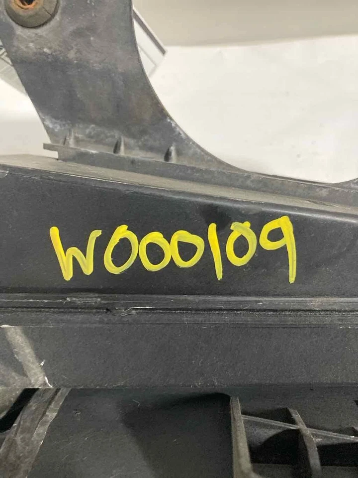 Used Air Cleaner Assembly fits: 2012 Gmc Savana 3500 van 6.0 Grade C - Imagem 2 de 4