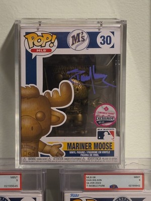 Funko Pop! Randy Johnson Autograph Mariner Moose Gold  /90 RARE Seattle Mariner