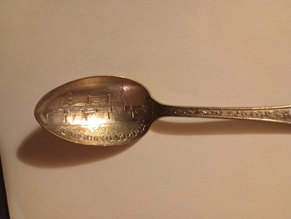 Cuchara sopera con mango figurativo de plata de ley de 1898 Almirante Dewey de colección Foto 3 de 3