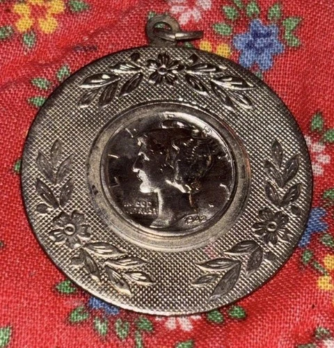 antique jewelry Pendant With Real Mercury Dime 1942 Inlay Vintage Costume