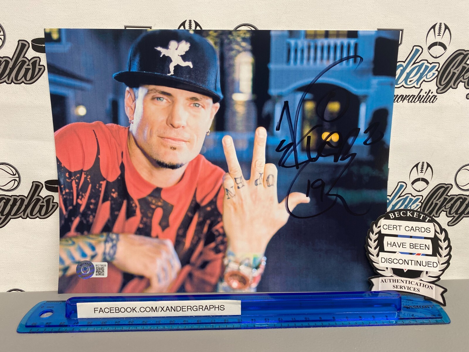 ROBERT VAN WINKLE ICE BABY TO THE EXTREME Autographed Signed VANILLA ICE RAPPER HIP HOP 8x10 PHOTOGRAPH BECKETT BAS COA 