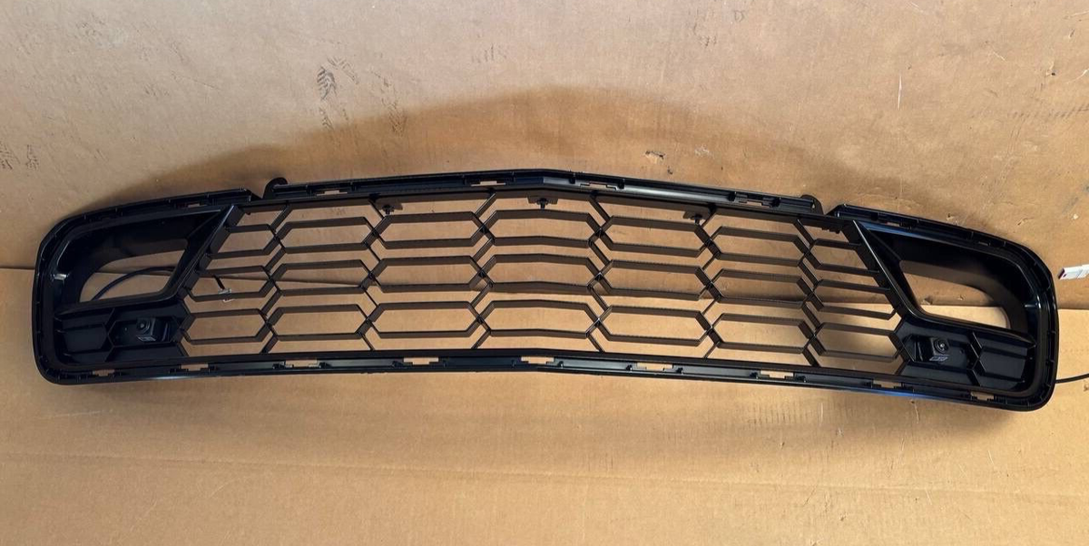 「RT-8470849041」 2014-2019 Chevrolet Corvette Z06 (fits all) Black Lower Grille OEM