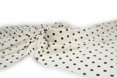 Tissu Soyeux Imprimé Floral - 95% Polyester 5% élasthanne - 50 Cm X 150 Cm - Neuf Pour Couture Et Décoration
