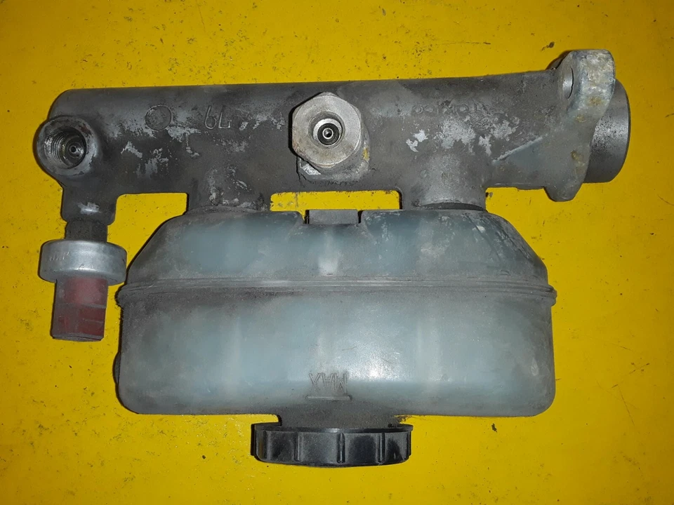 Ford OEM 93-96 E-350 Econoline Club Wagon-Cilindro maestro de freno F4TZ-2140-G Foto 3 de 4