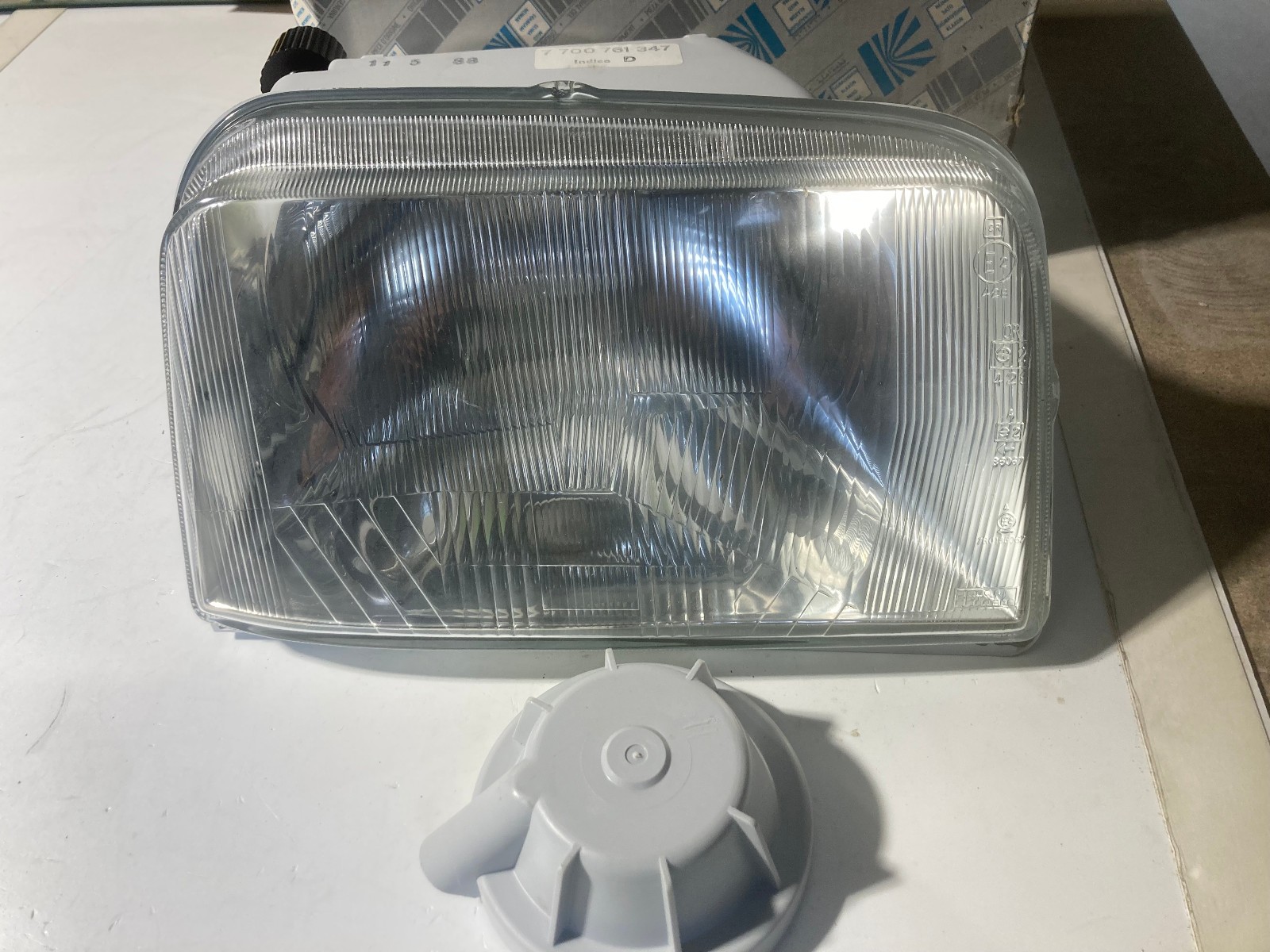 Phare droit Renault Super 5 optique avant droit Seima Valeo phare passager neuf