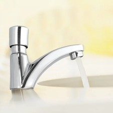 Robinet retardateur à fermeture automatique en finition chromée élégante pou