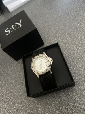 STY Designs Herrenuhr Nagelneu Verpackt