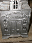 Detroit cast iron bank — photo 1