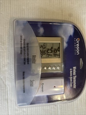 SEALED Oregon Scientific RMR602A Wireless Thermometer & Atomic Alarm Clock W001