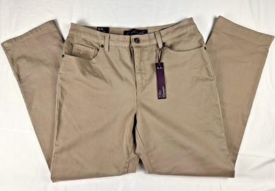 Gloria Vanderbilt Amanda Jeans  Khaki/beige color Missy 12 Short NWT