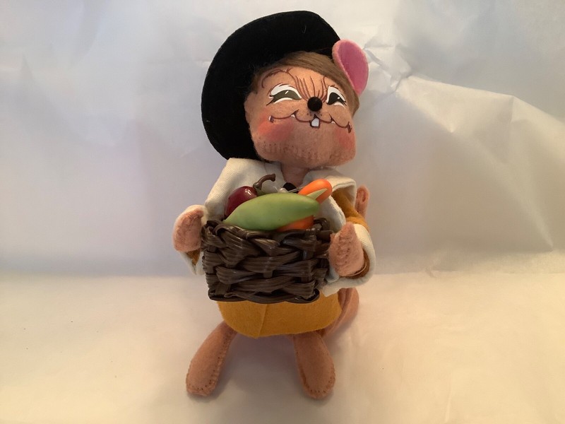Annalee Pilgrim Boy Mouse Holding Basket of Fruits & Vegetables HTF.