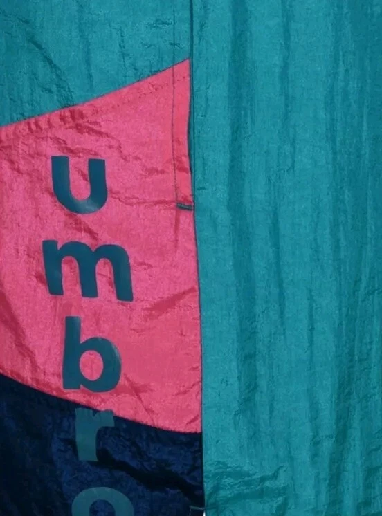 Conjunto de camiseta y corta de fútbol juvenil Umbro para niños talla XXL de 4 piezas. NUEVO Foto 4 de 4