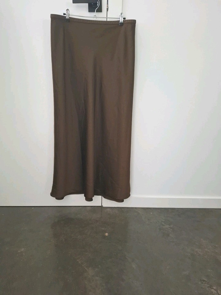 UNIQLO Beautiful Bronze Maxi Slip Skirt L-XL As New