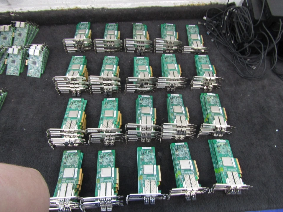 lo of 84 HP  QLogic QLE2562-HP PCIe 8GB FC HBA - Image 2 of 4