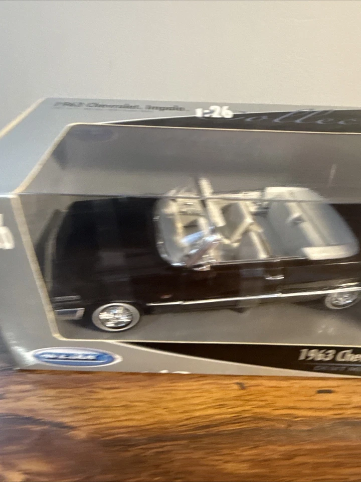 Chevrolet Impala Car Black &White New in Box and sealed Welly 1963 1:26 Scale - Image 3 of 4
