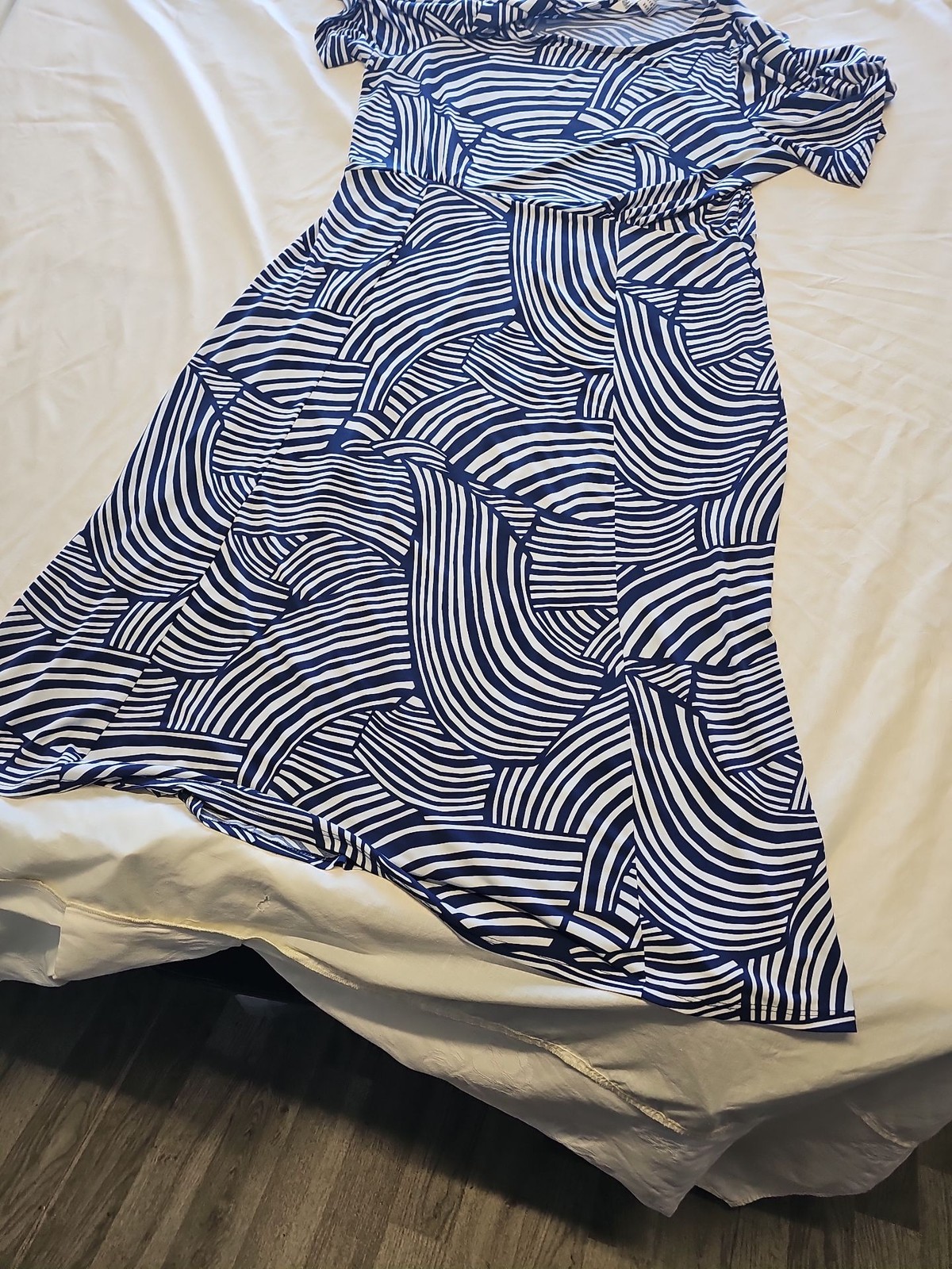 Friends Like These Blue and White Abstract Geometric Midi Dress AA924 image 4
