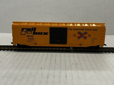 Tyco HO Scale #10000 Rail Box RBOX 50' Plug Door Box Car Freight Train Yellow