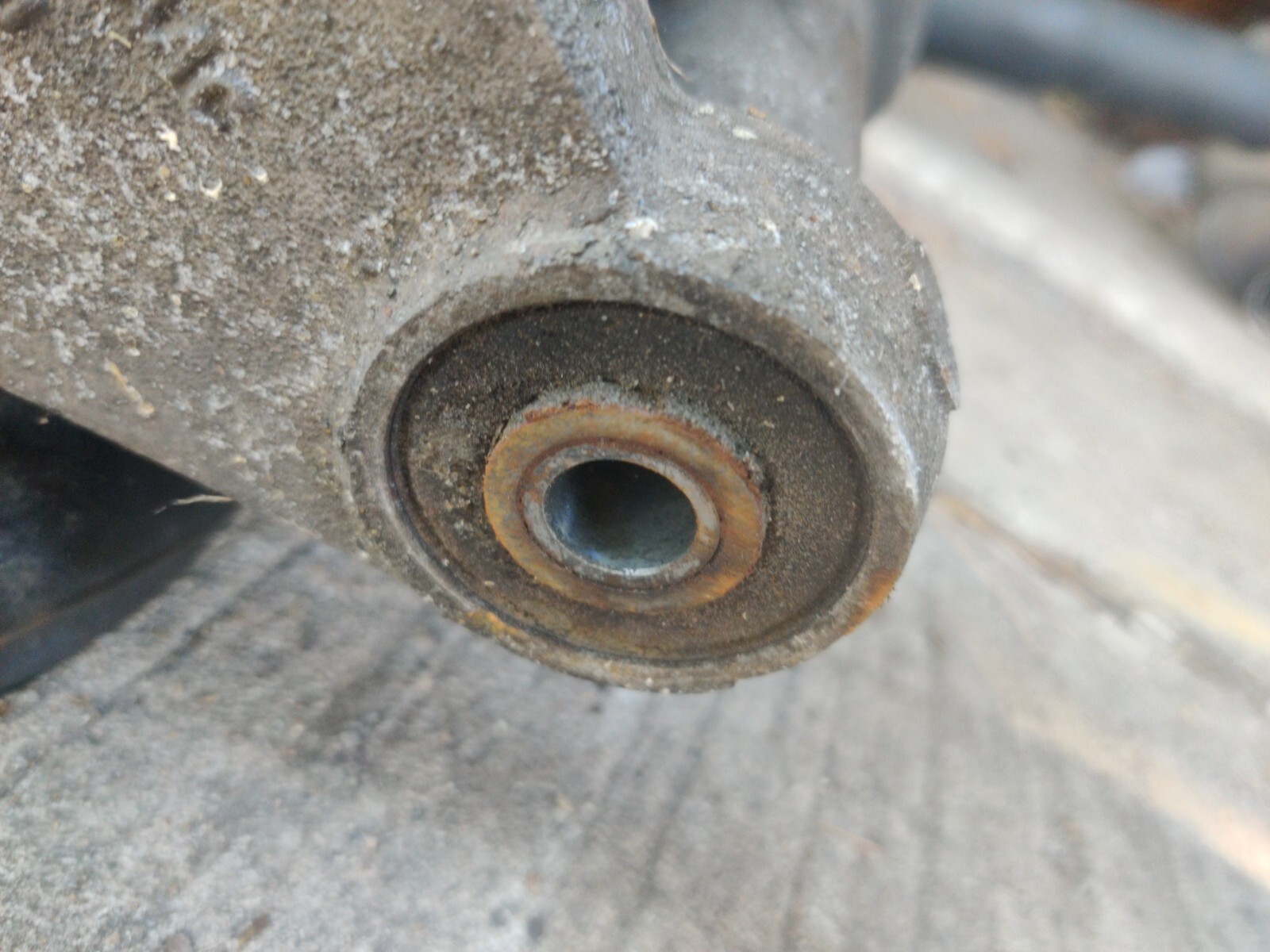 1997 2006 JAGUAR XK8 CONVERTIBLE SPINDLE KNUCKLE HUB REAR PASSENGER