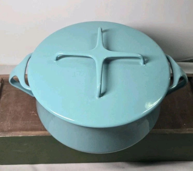 Vtg Dansk IHQ Kobenstyle Teal Turquoise Enamelware Dutch Oven 2 Quart Trivet Lid
Opens in a new wind