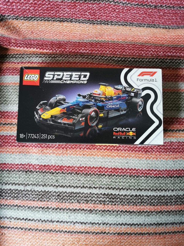LEGO Speed Champions 77243 Oracle Red Bull Racing New Sealed