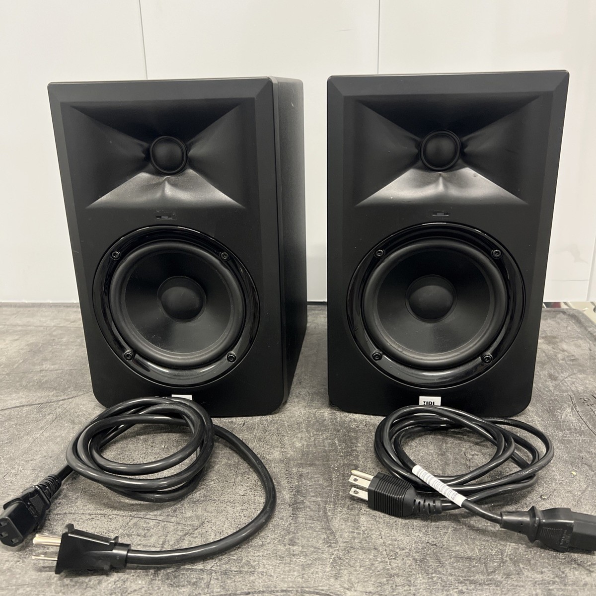 JBL LSR305 Powered Studio Monitor Speaker Pair (Black) Great