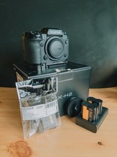 Fujifilm X-H2 40.0 MP + batteries, cage