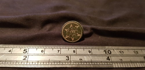 Exquisite intact Very Early Royal Navy button found in England L83c