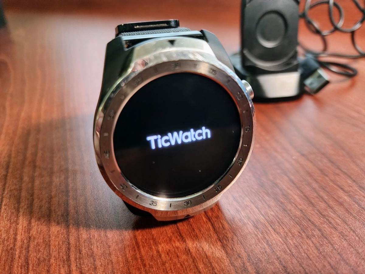 Mobvoi Ticwatch Ticwatch Pro Smartwatch Wf12106 Mobvoi Wf12096