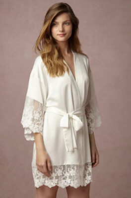 NEW Flora Nikrooz Farrah Robe Size Small Honeymoon Bridal Z388-16