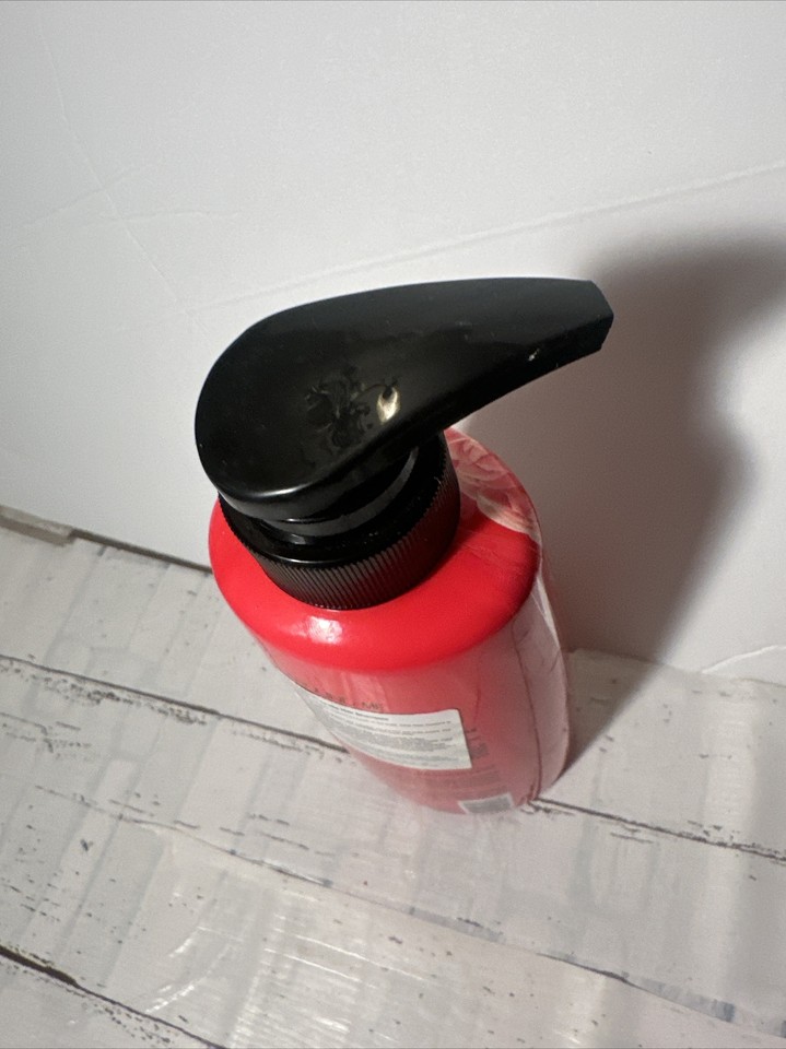 Around Me Rose Hip Hair Shampoo w/ Vitamins 500ml Flower Scented