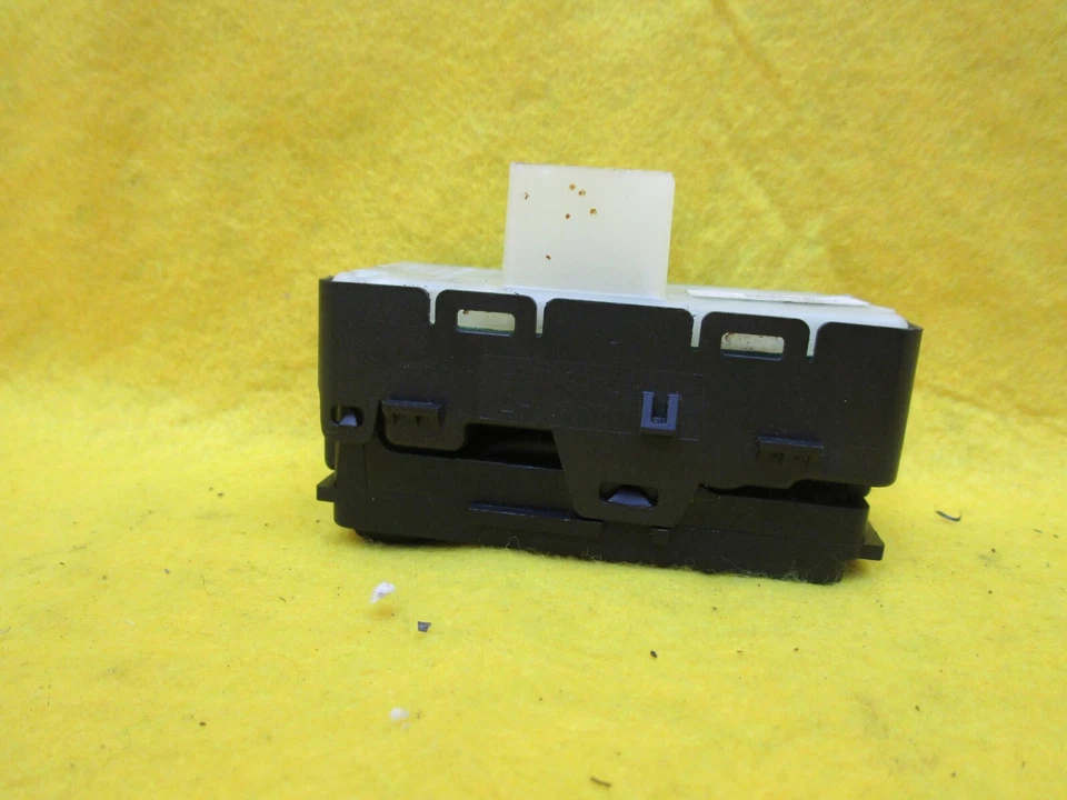 Interruptor de control de ventana derecha para pasajero Dodge Avenger 2008-2014 PN 4602785AA Foto 2 de 4