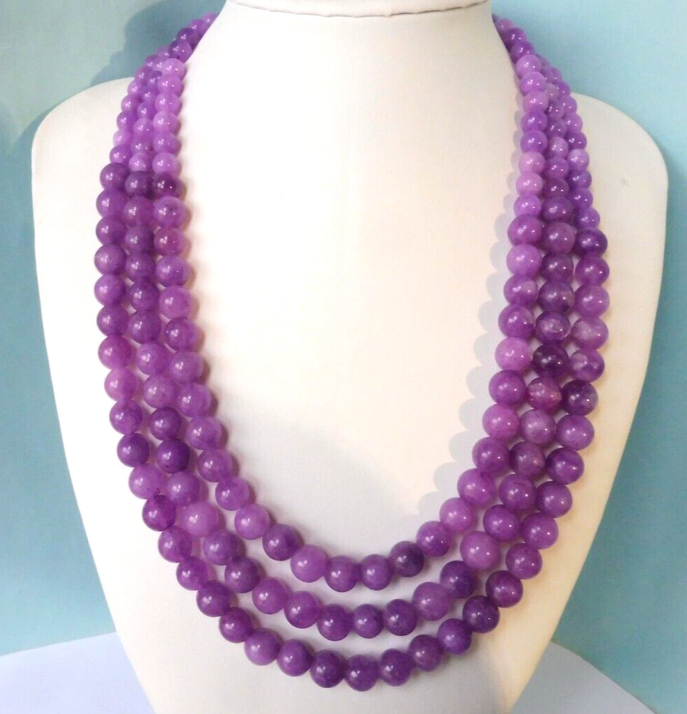 Collier en jade parme de Turquie à 3 rangs, un bijou de prestige en pierres véritables de 600 cts