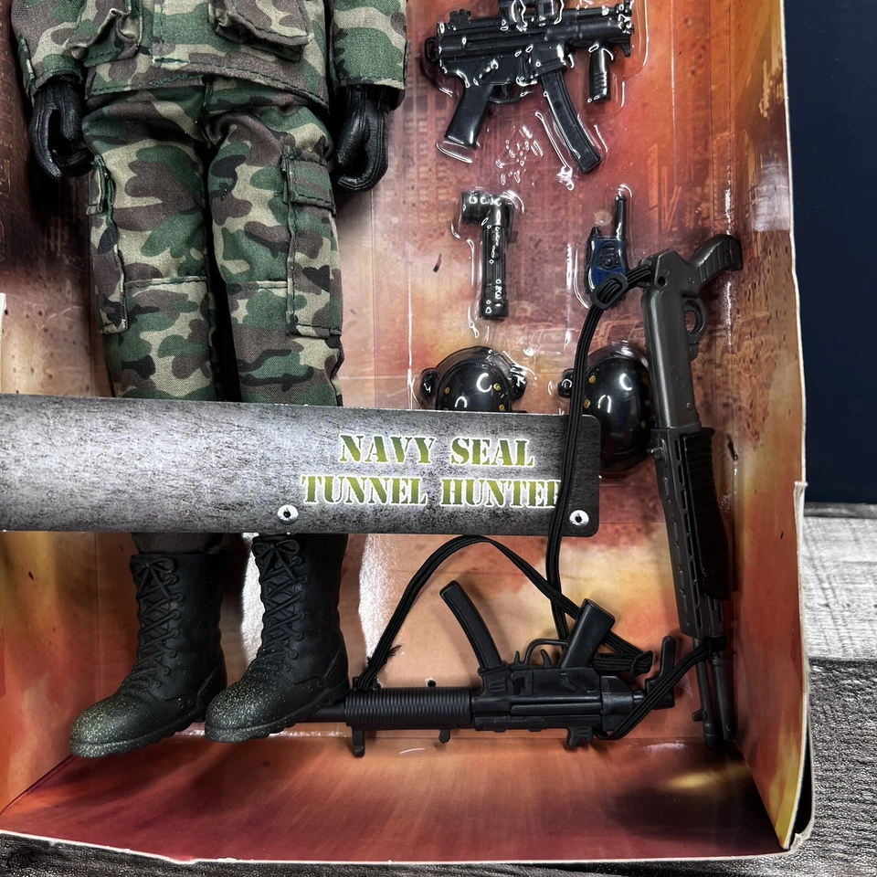 *ABIERTO* Figura Operaciones Especiales World Peacekeepers Navy Seal 1979 M&C Toy #13638 Foto 3 de 4
