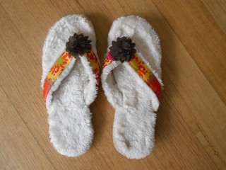 Size 9 Lindsay Phillips towelling feel flip flop slippers comfort at home