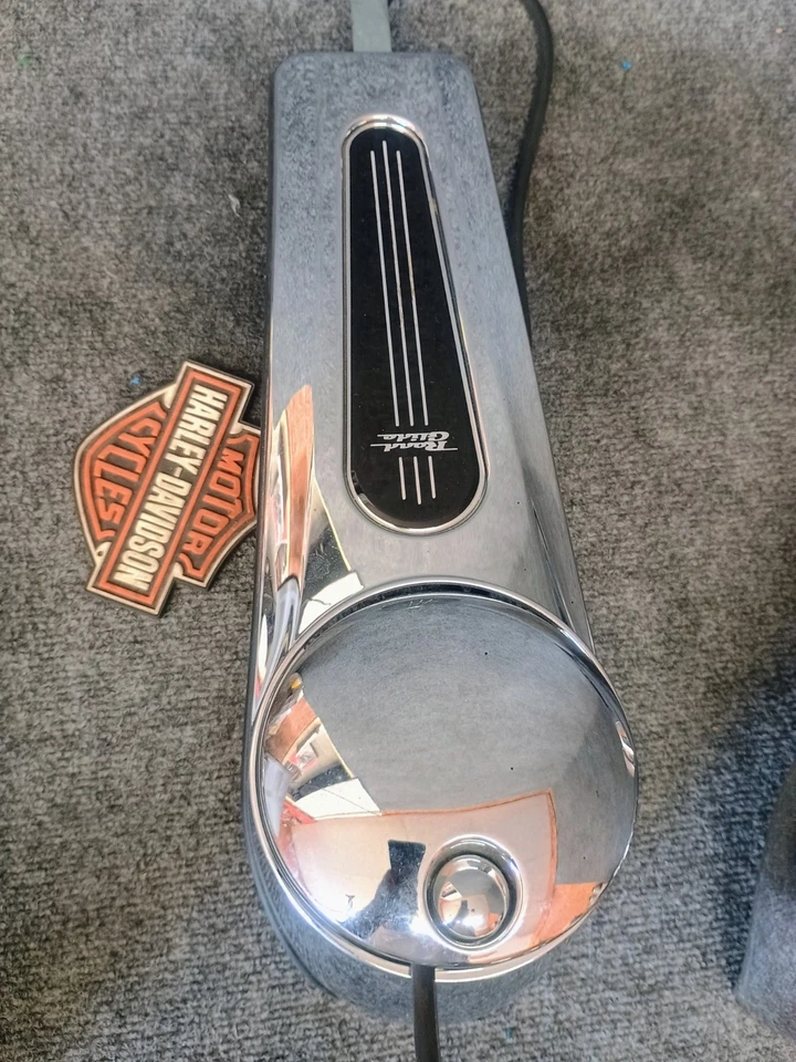 OEM HARLEY DAVIDSON 2008-23 ROAD GLIDE DASH CONSOLE COVER LID CHROME 69214-08 Foto 4 de 4