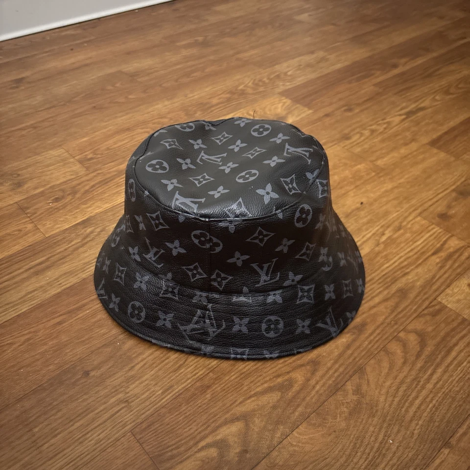 Chapéu tipo balde Louis Vuitton couro marrom - Imagem 2 de 4