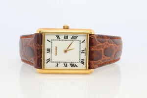 Montre Gucci Tank Vintage 18k. Montre bracelet Gucci 710L en or jaune 18 carats.
