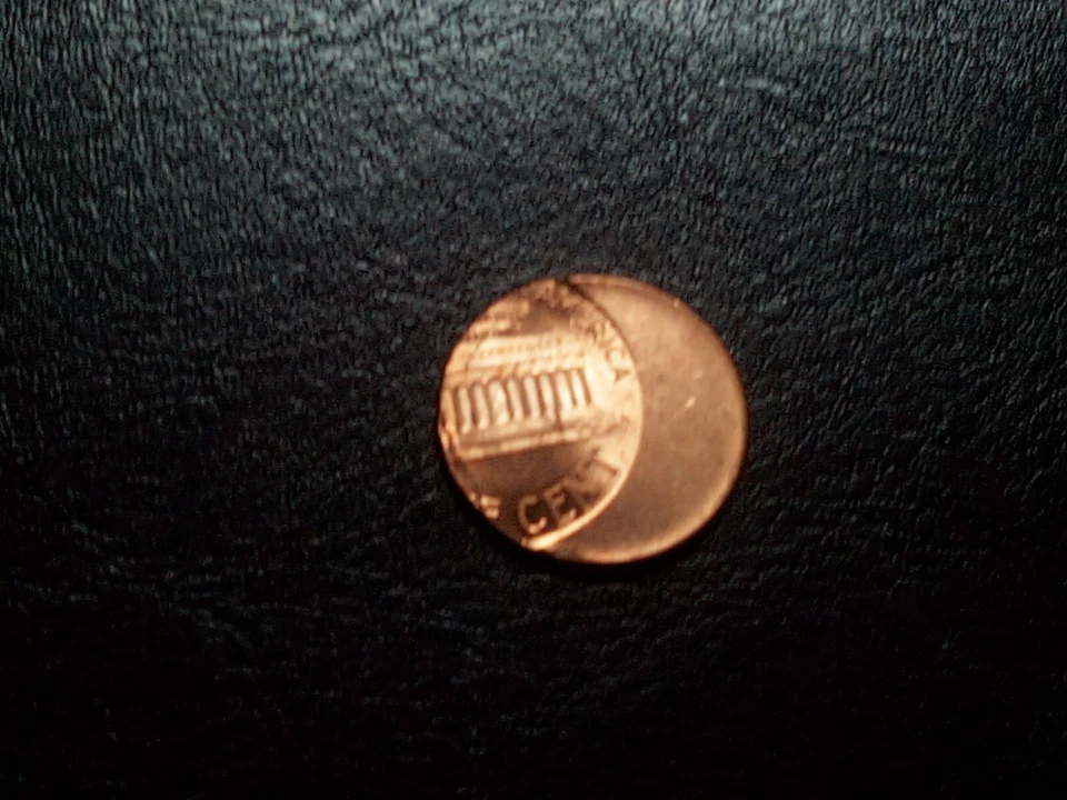 Mint Error Uncirculated 2001 Lincoln 1c Penny  - Image 3 of 4