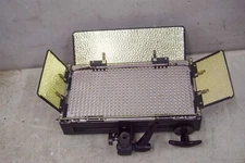 IKAN IB500 LED500ASLY LED Studio Light w Power Supply (S15)