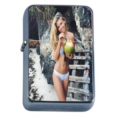 Bali Pin Up Girls D4 Flip Top Oil Lighter Wind Resistant 