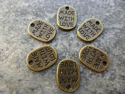  20 ''MADE WITH LOVE''- ANHÄNGER - 10x12 mm/11x8 mm - Metall - verschiedene Formen
