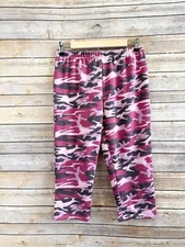 Cozy Rozy Pajama Pants Women’s Size Medium Pink Camo Cropped Loungewear NWOT