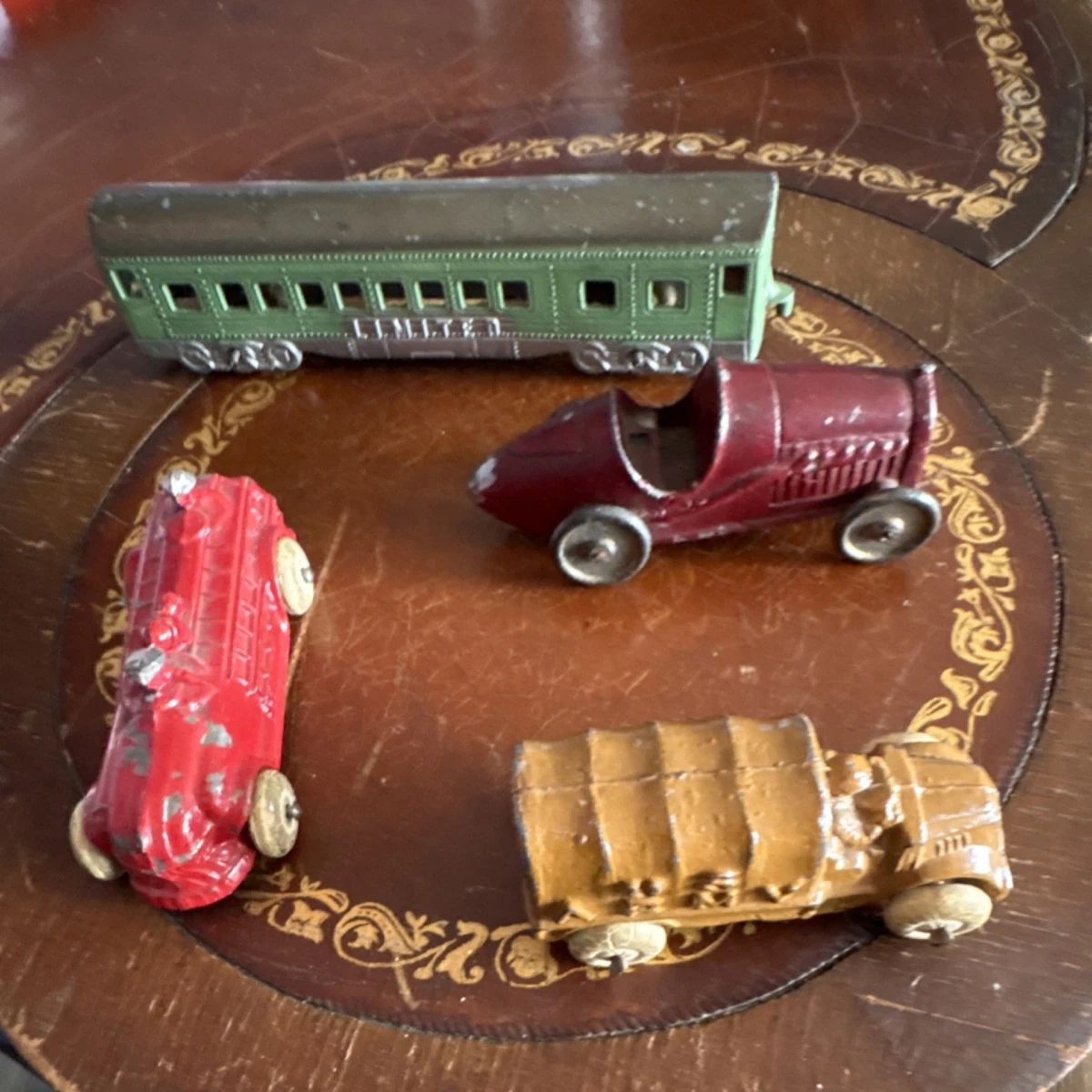 Jouet ancien voiture tacot métal de collection - Collection Jouet ancien voiture tacot métal de collection - Collection
