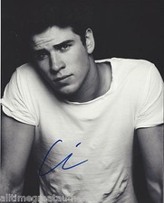 LIAM HEMSWORTH HAND SIGNED AUTHENTIC 8X10 PHOTO w/COA ACTOR 