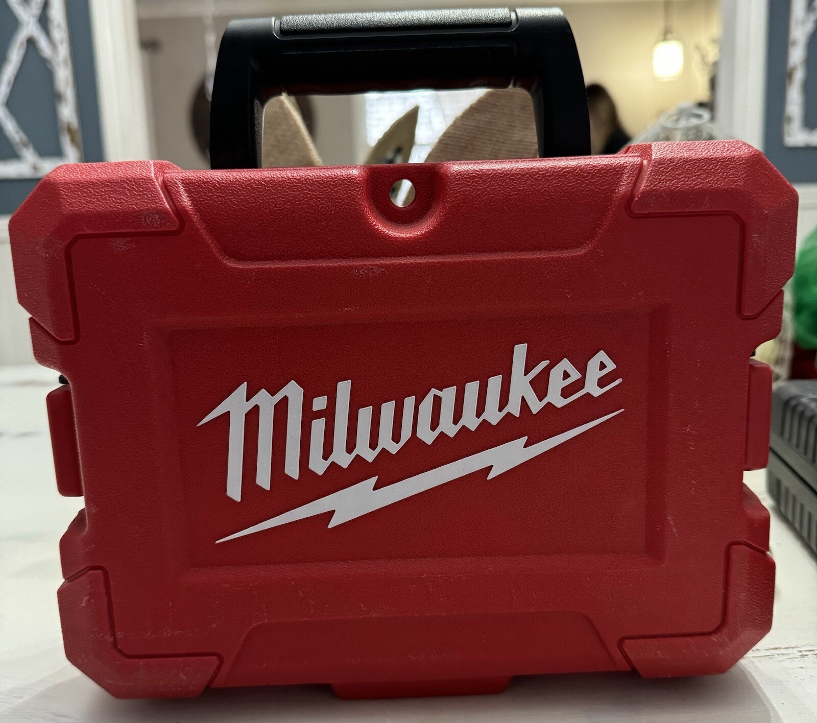 Milwaukee 3510 21 USB Rechargeable Green 3 Point Laser Black Red milwaukee-3510-21-usb-rechargeable-green-3-point-laser-black-red