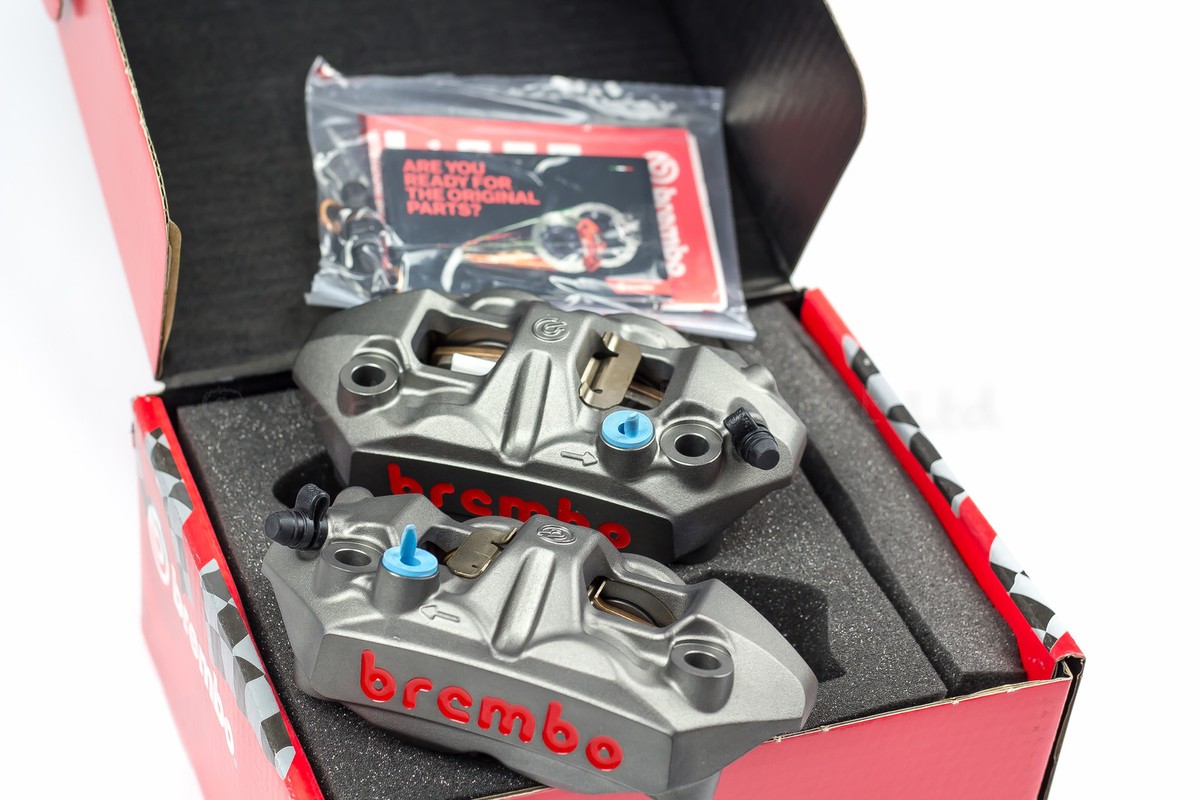 【最終値下】brembo m4 モノブロック　キャリパー　108mmピッチ brembo（ブレンボ） M4 モノブロック キャリパー 108mm 右側 ブラック