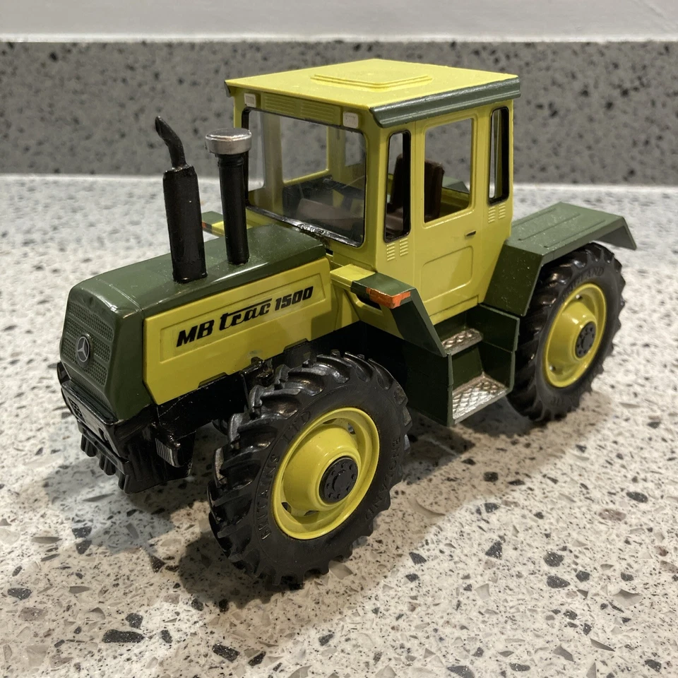 Britains 1/32  MB trac 1500 bonnet kit - Image 4 of 4