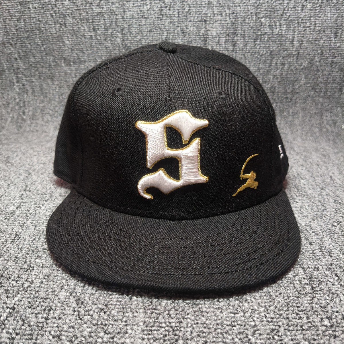 New Era 59FIFTY Fitted Hat Black Size 7 3/4 Tribute Script Underbrim Y398